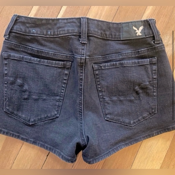 American Eagle Outfitters High Rise Shortie Jean
Shorts 360 Super Stretch Size 2 - Picture 2 of 5